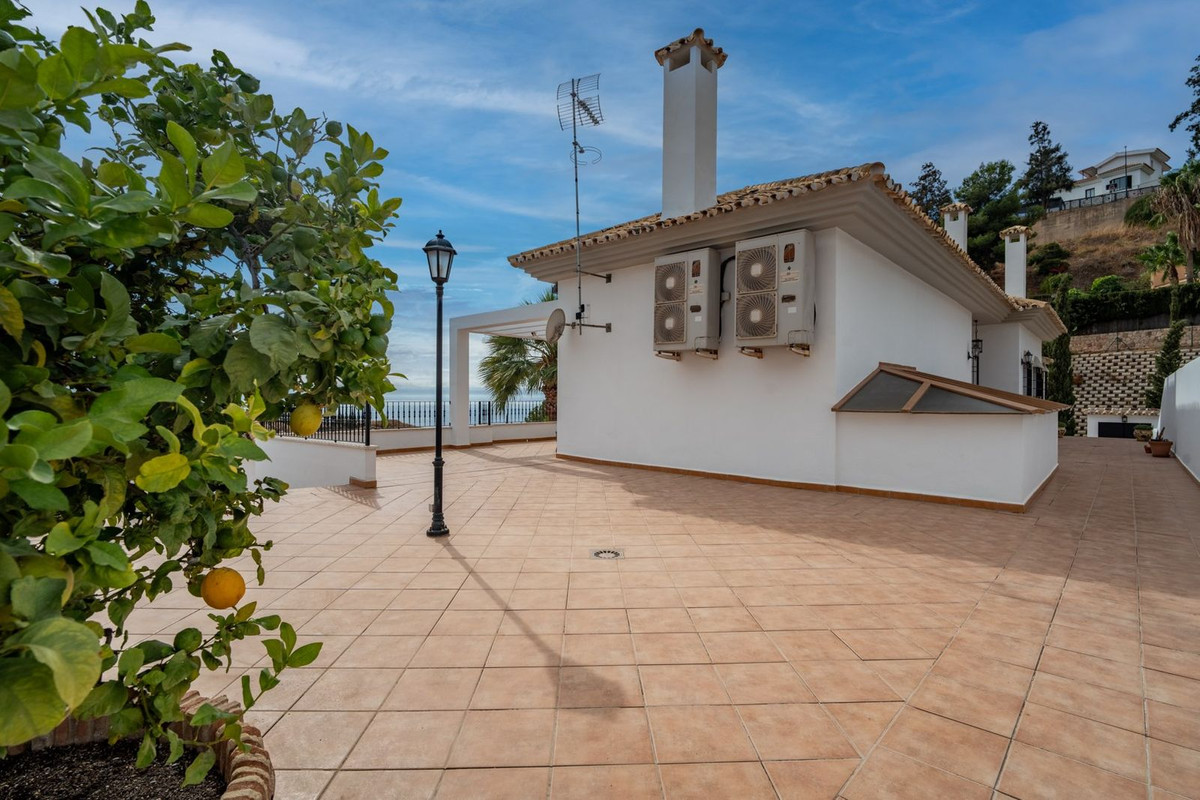 5 Bed Townhouse for sale in Pinares De San Antón Málaga Ciudad, Málaga, Spain