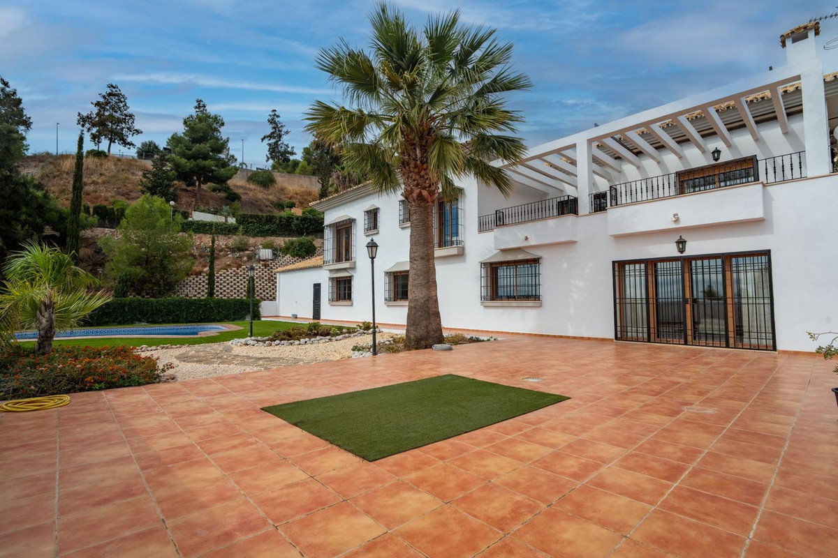 5 Bed Townhouse for sale in Pinares De San Antón Málaga Ciudad, Málaga, Spain