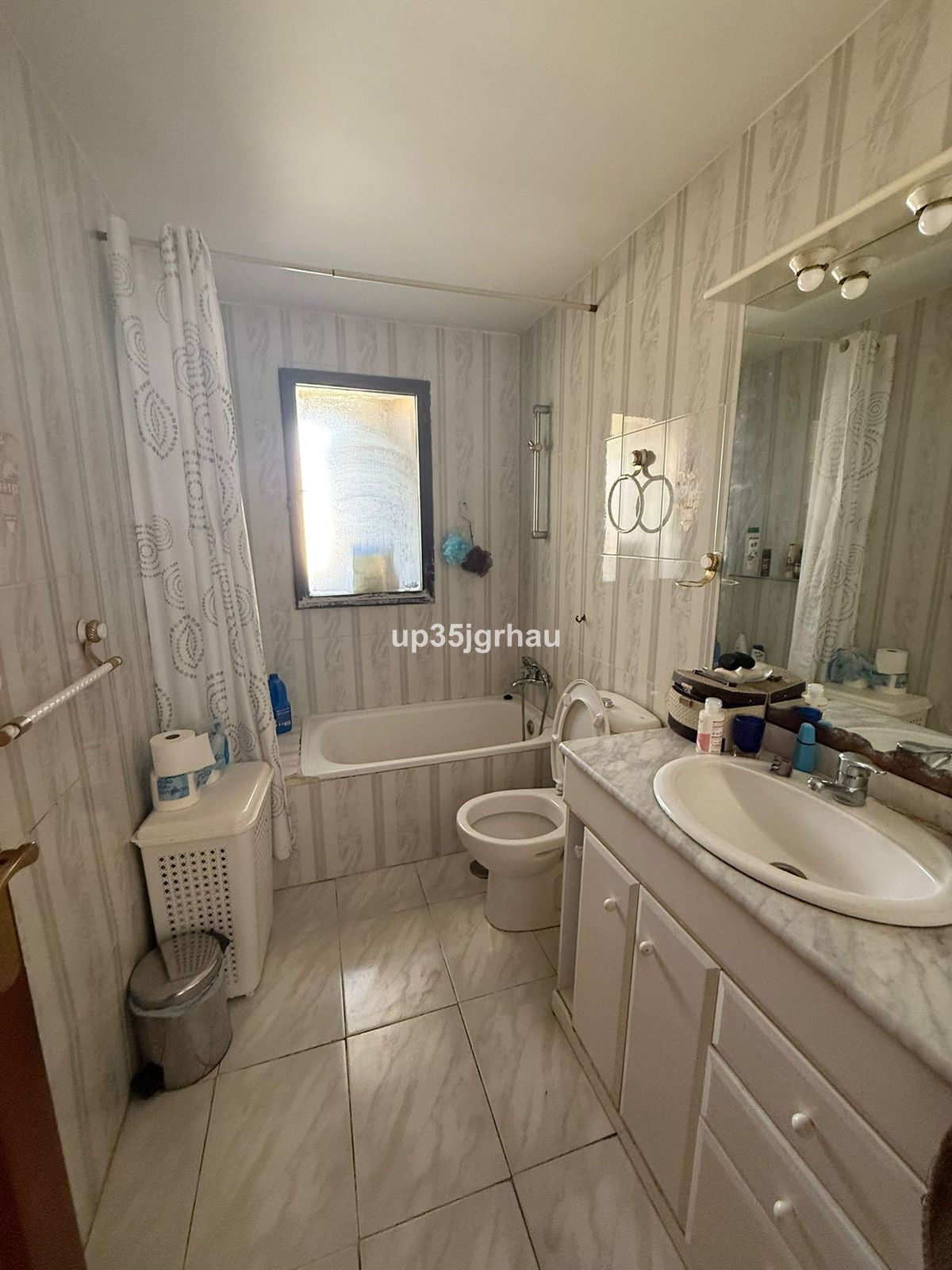 Se vende Apartamento en Planta Última de 4 dormitorios en Costa Del Sol, Málaga, España