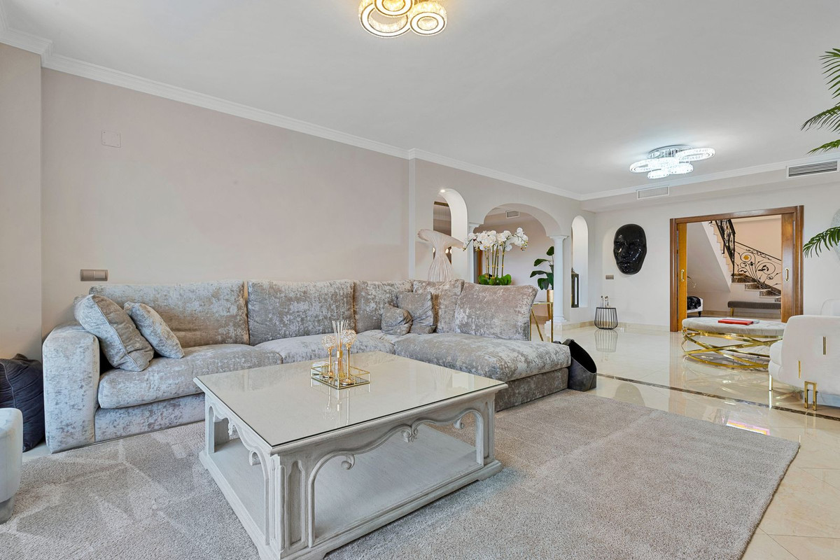 6 Bed Townhouse for sale in Benalmadena Costa Costa Del Sol, Málaga, Spain