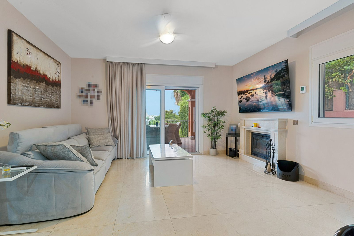 6 Bed Townhouse for sale in Benalmadena Costa Costa Del Sol, Málaga, Spain