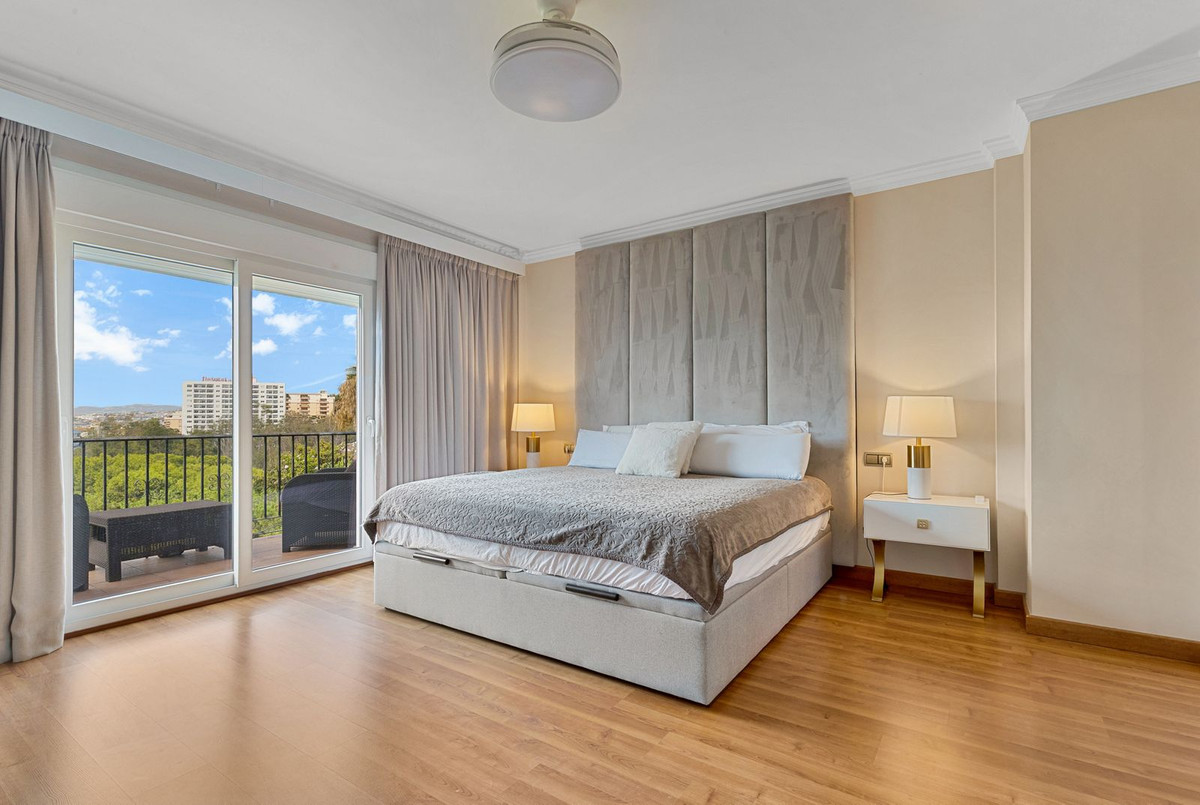 6 Bed Townhouse for sale in Benalmadena Costa Costa Del Sol, Málaga, Spain