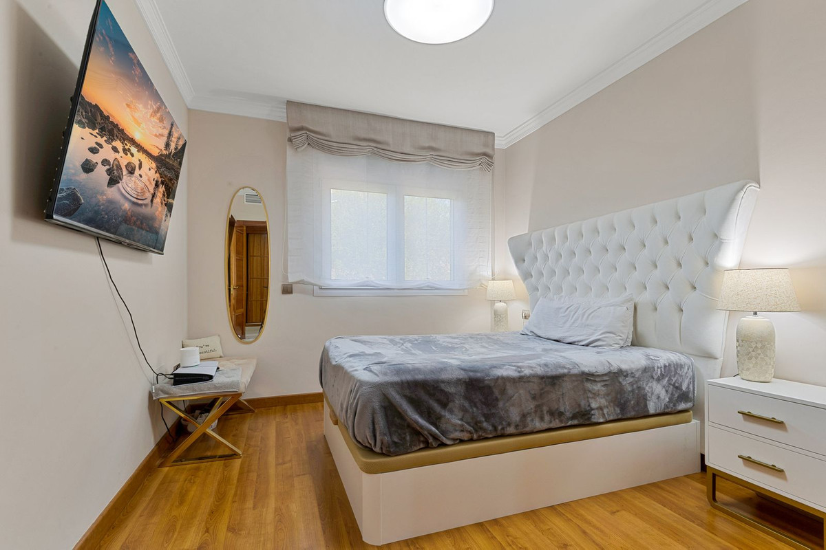 6 Bed Townhouse for sale in Benalmadena Costa Costa Del Sol, Málaga, Spain