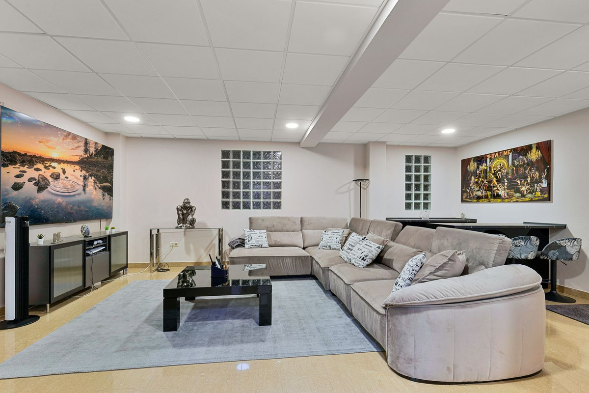 6 Bed Townhouse for sale in Benalmadena Costa Costa Del Sol, Málaga, Spain