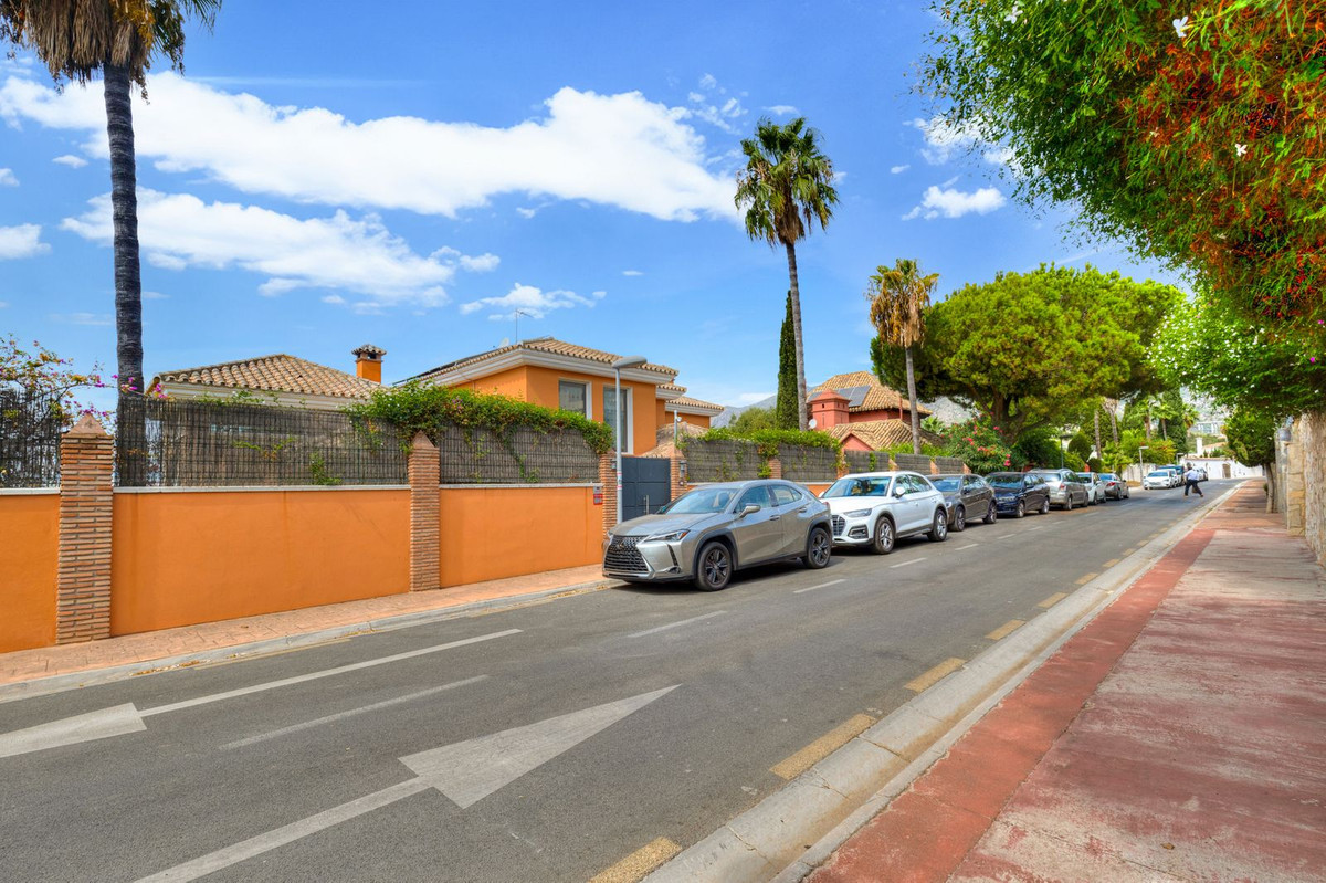 6 Bed Townhouse for sale in Benalmadena Costa Costa Del Sol, Málaga, Spain