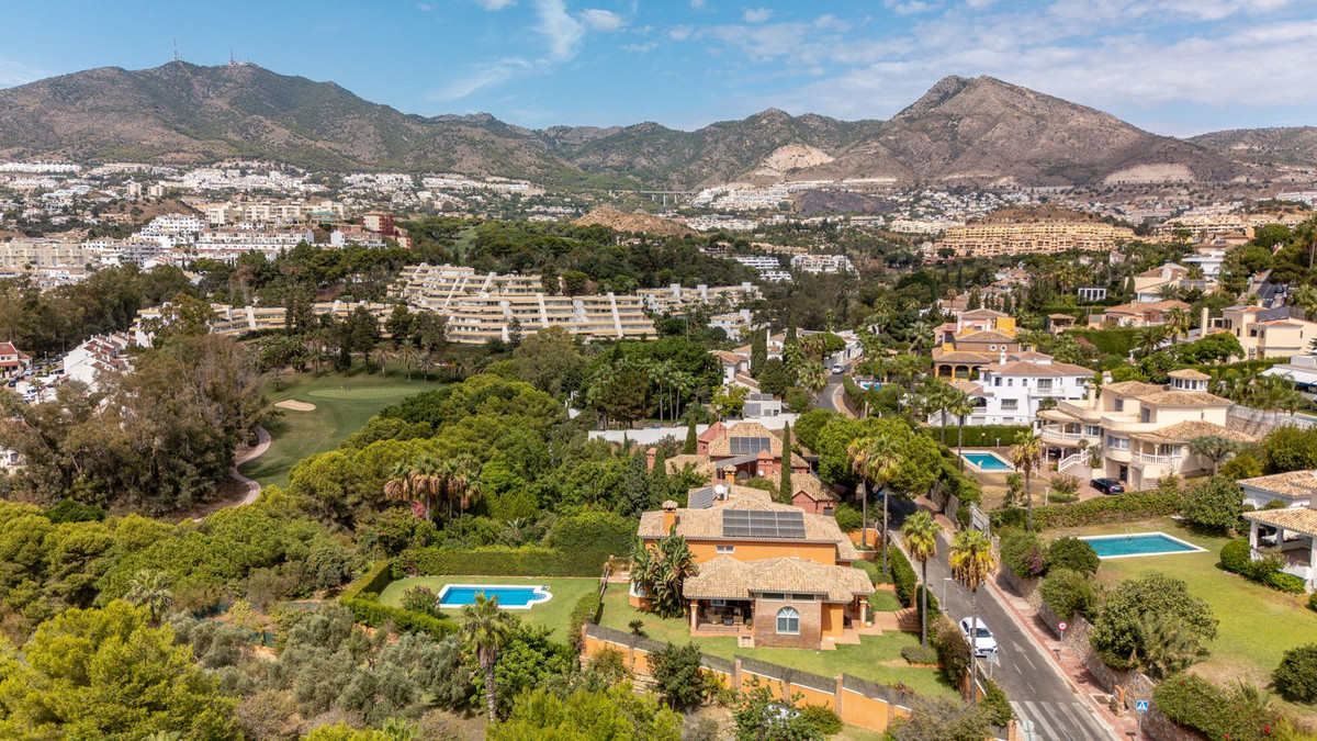 6 Bed Townhouse for sale in Benalmadena Costa Costa Del Sol, Málaga, Spain