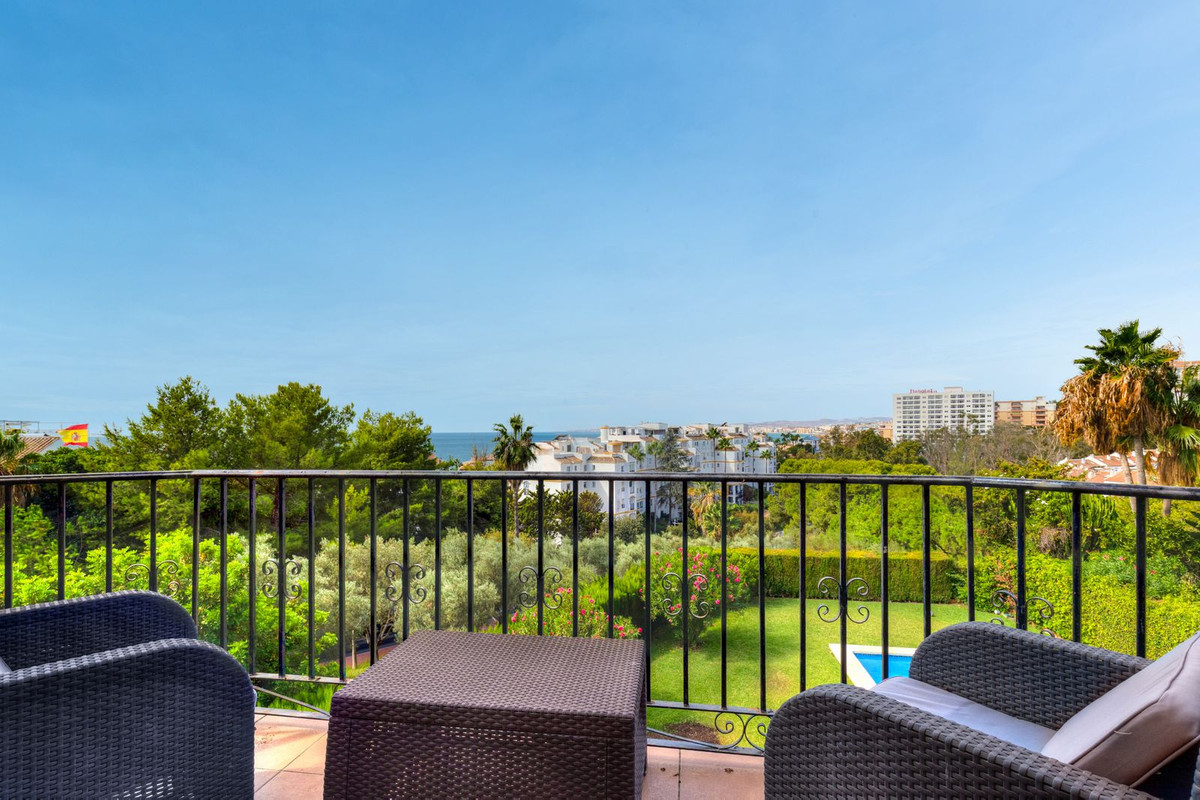 6 Bed Townhouse for sale in Benalmadena Costa Costa Del Sol, Málaga, Spain