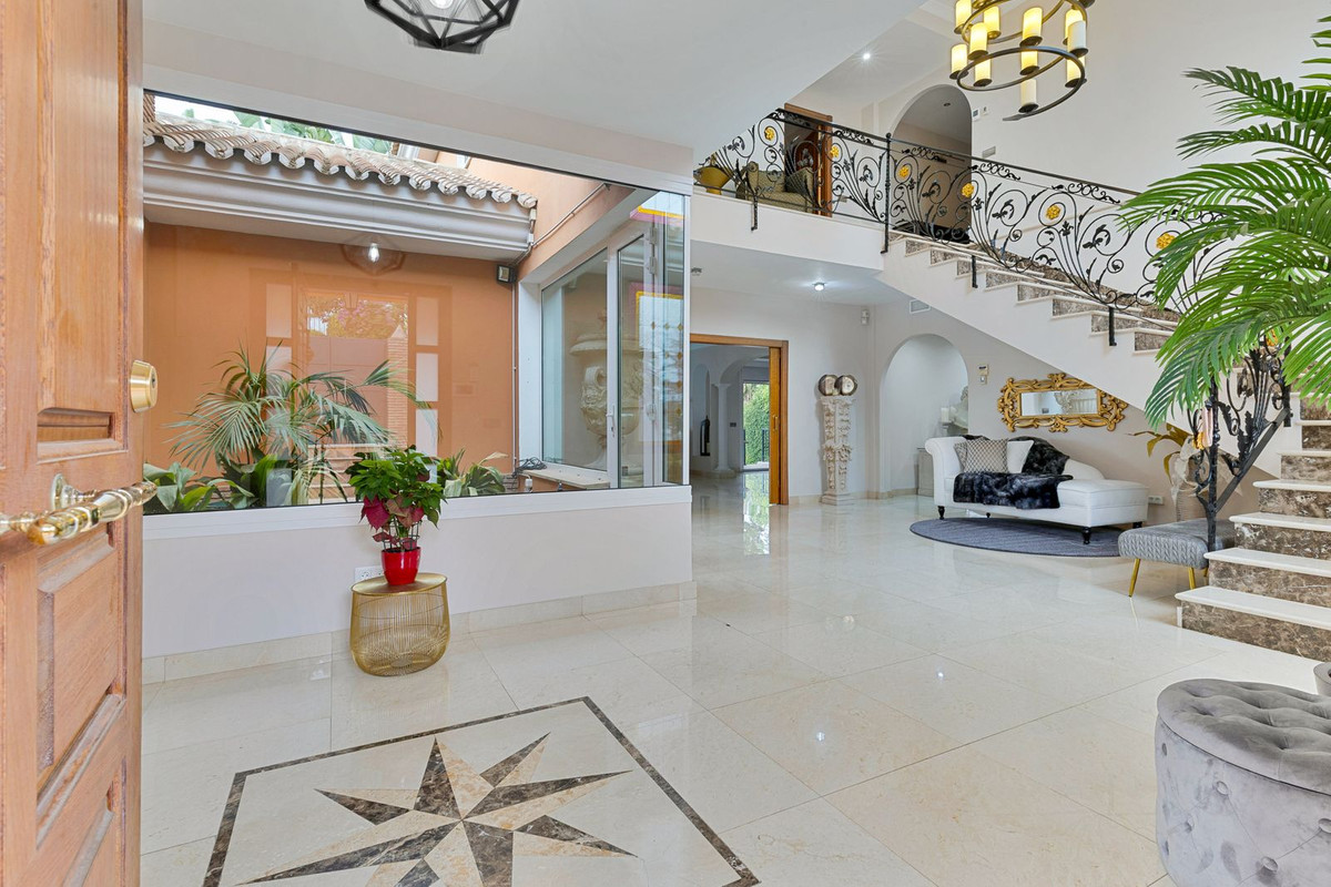 6 Bed Townhouse for sale in Benalmadena Costa Costa Del Sol, Málaga, Spain