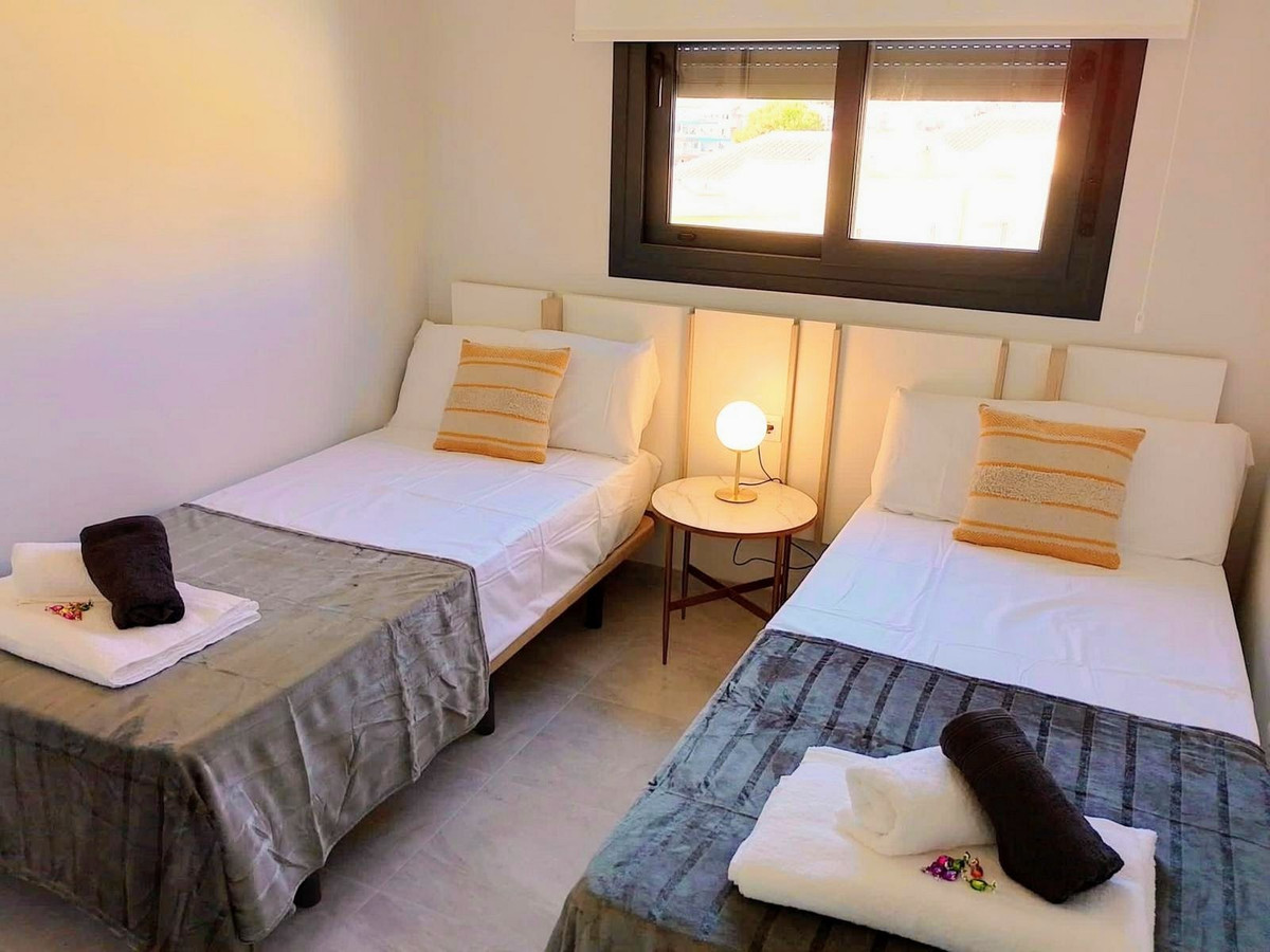 Se vende Apartamento Planta Media de 2 dormitorios en Costa Blanca, Alicante, España