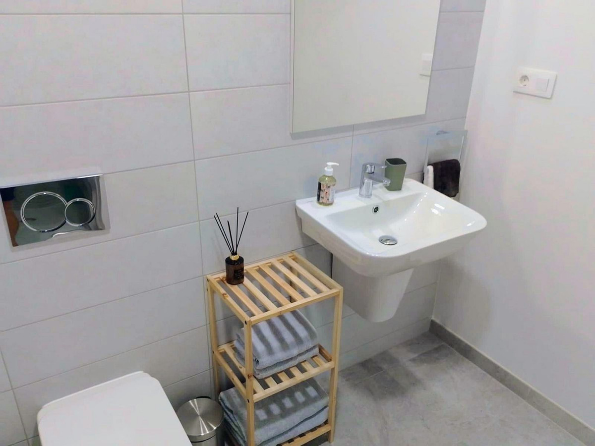 Se vende Apartamento Planta Media de 2 dormitorios en Costa Blanca, Alicante, España