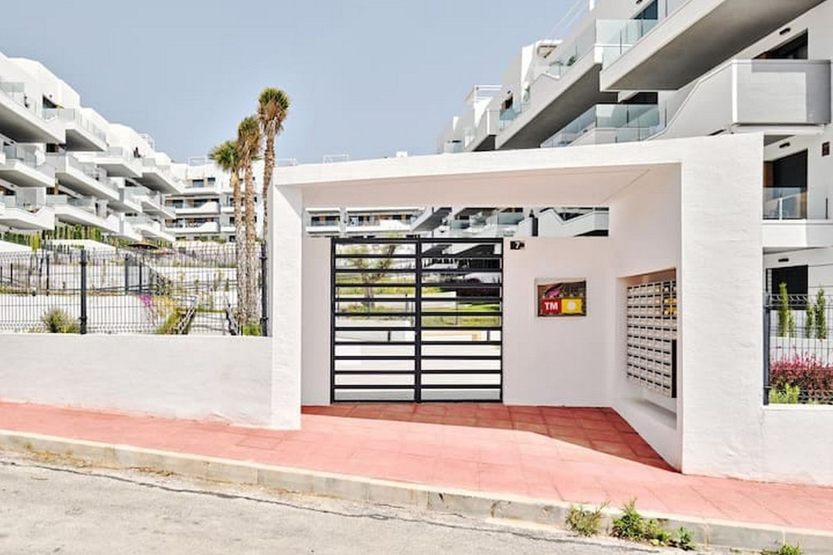 Se vende Apartamento Planta Media de 2 dormitorios en Costa Blanca, Alicante, España