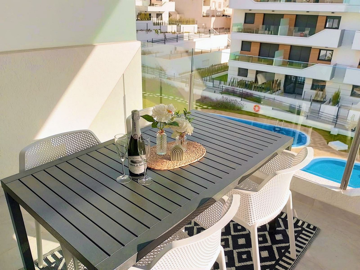 Se vende Apartamento Planta Media de 2 dormitorios en Costa Blanca, Alicante, España