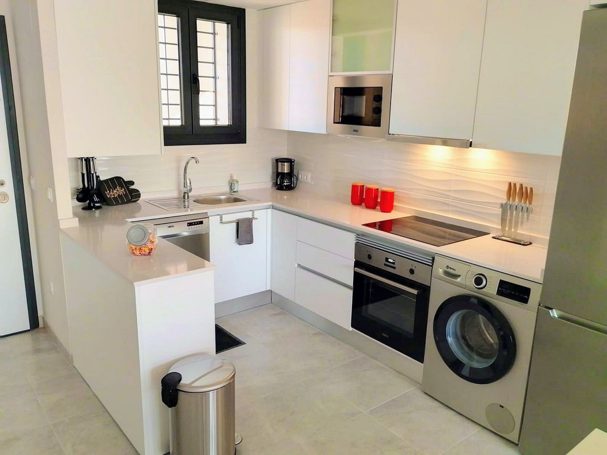 Se vende Apartamento Planta Media de 2 dormitorios en Costa Blanca, Alicante, España