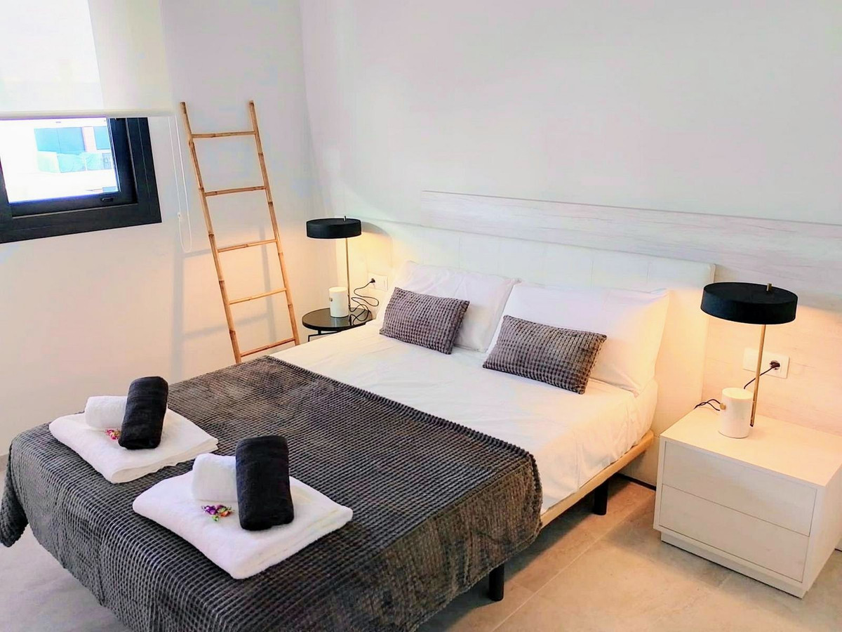 Se vende Apartamento Planta Media de 2 dormitorios en Costa Blanca, Alicante, España