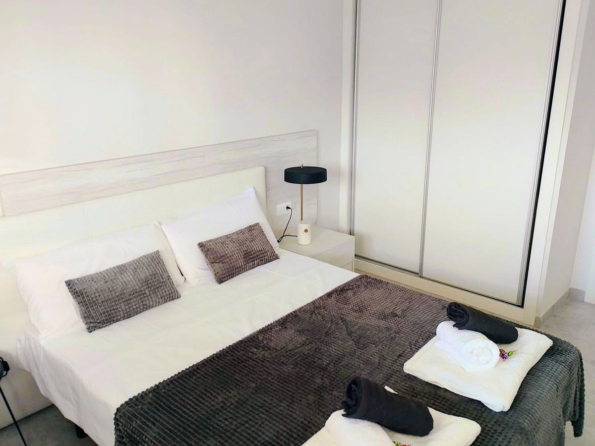 Se vende Apartamento Planta Media de 2 dormitorios en Costa Blanca, Alicante, España
