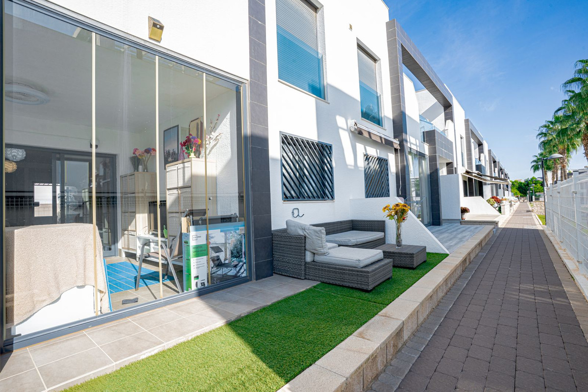 Se vende Apartamento Planta Baja de 2 dormitorios en Costa Blanca, Alicante, España