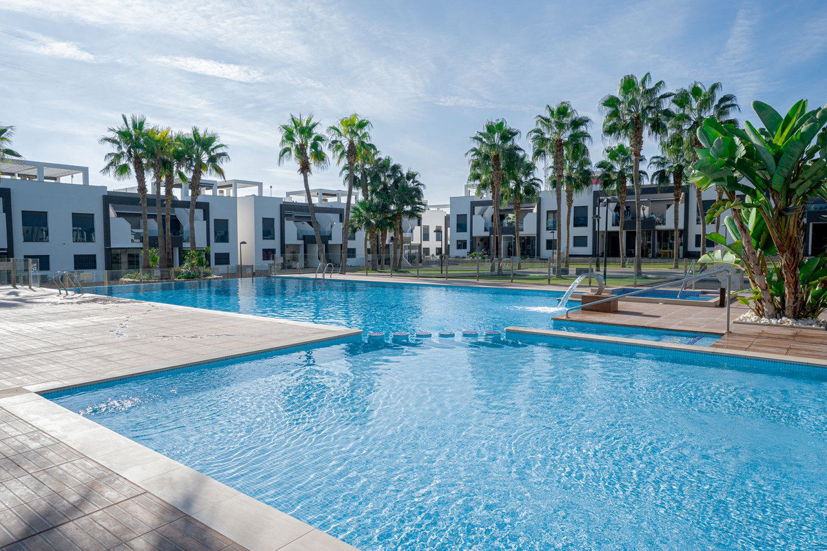 Se vende Apartamento Planta Baja de 2 dormitorios en Costa Blanca, Alicante, España