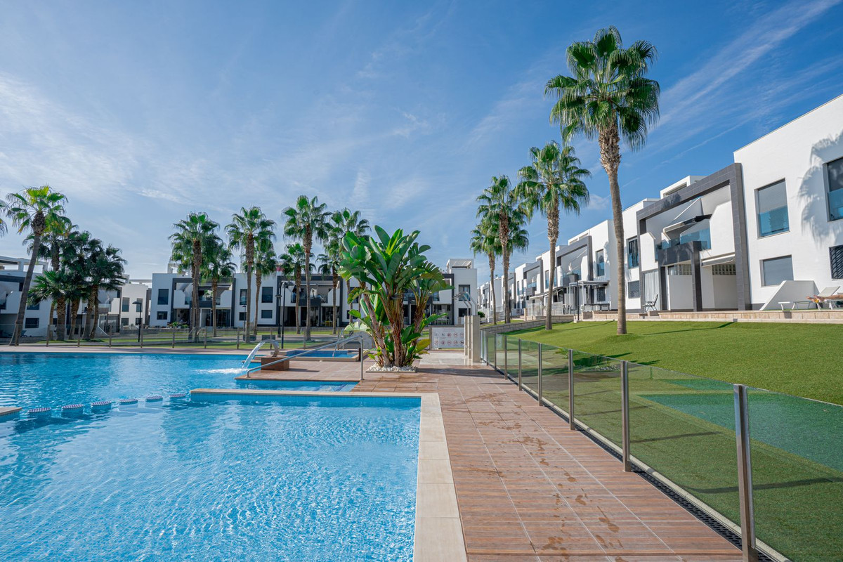Se vende Apartamento Planta Baja de 2 dormitorios en Costa Blanca, Alicante, España