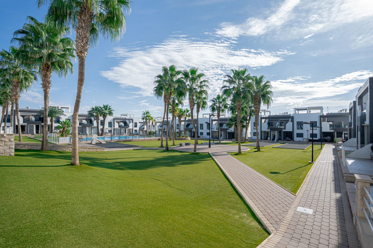 Se vende Apartamento Planta Baja de 2 dormitorios en Costa Blanca, Alicante, España