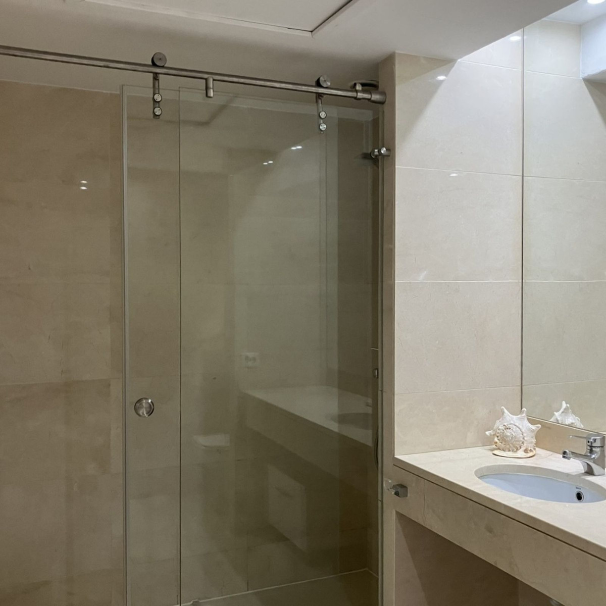 3 Bed Apartment for sale in Puerto Banús Costa Del Sol, Málaga, Spain
