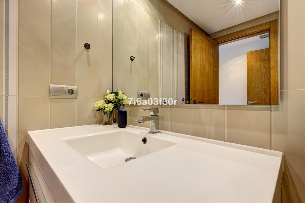 3 Bed Apartment for sale in San Pedro De Alcántara Costa Del Sol, Málaga, Spain