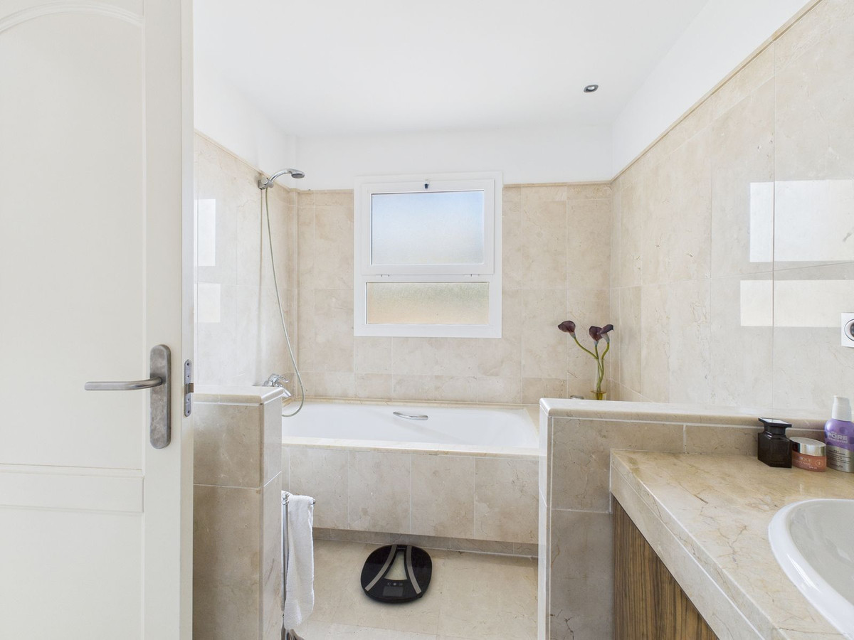 Se vende Ático de 3 dormitorios en Costa Del Sol, Cadiz, España