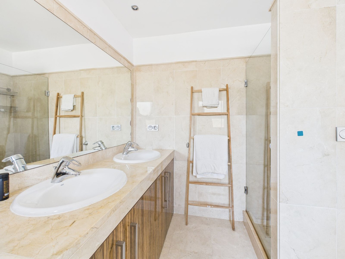 Se vende Ático de 3 dormitorios en Costa Del Sol, Cadiz, España