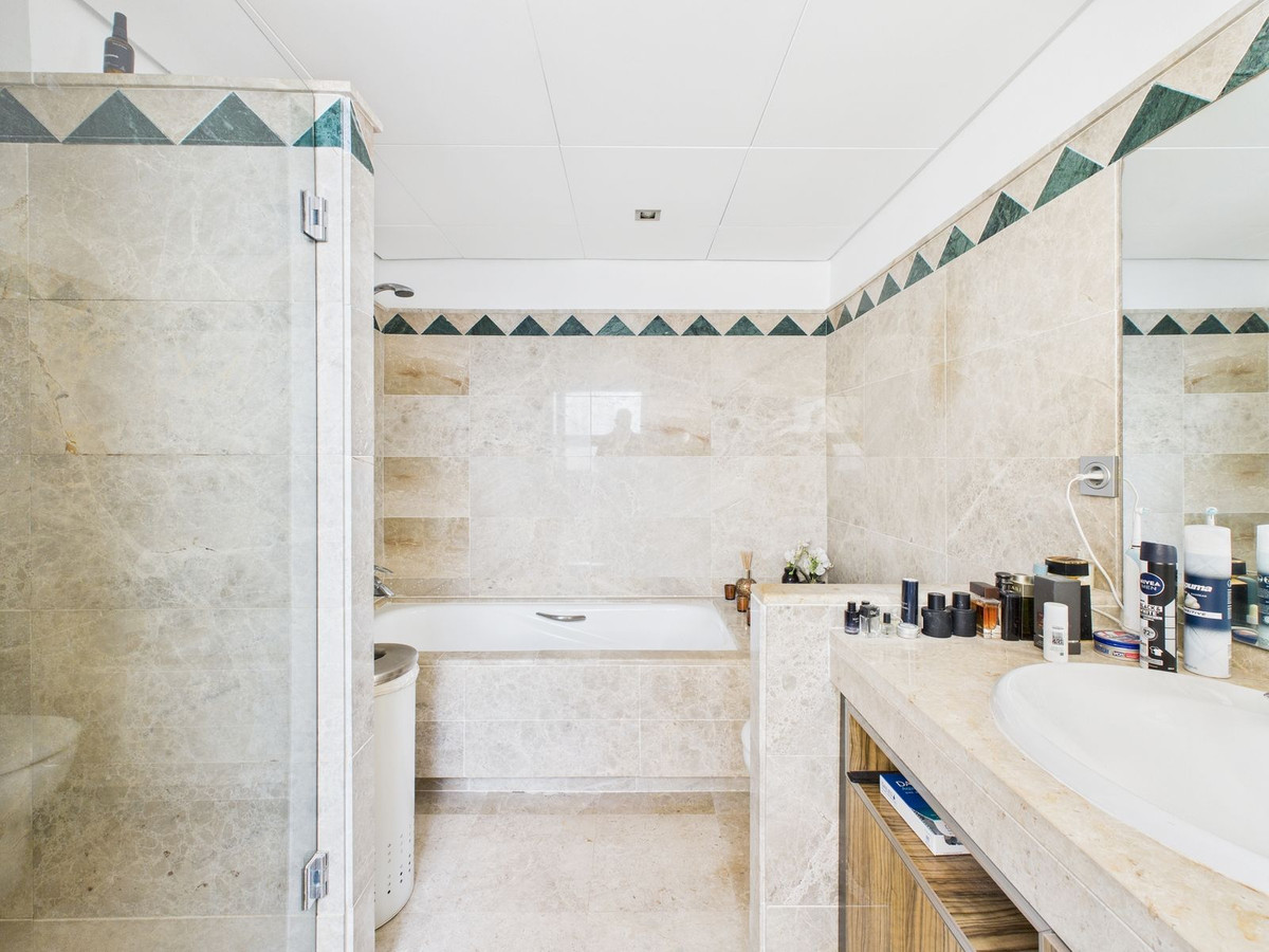 Se vende Ático de 3 dormitorios en Costa Del Sol, Cadiz, España