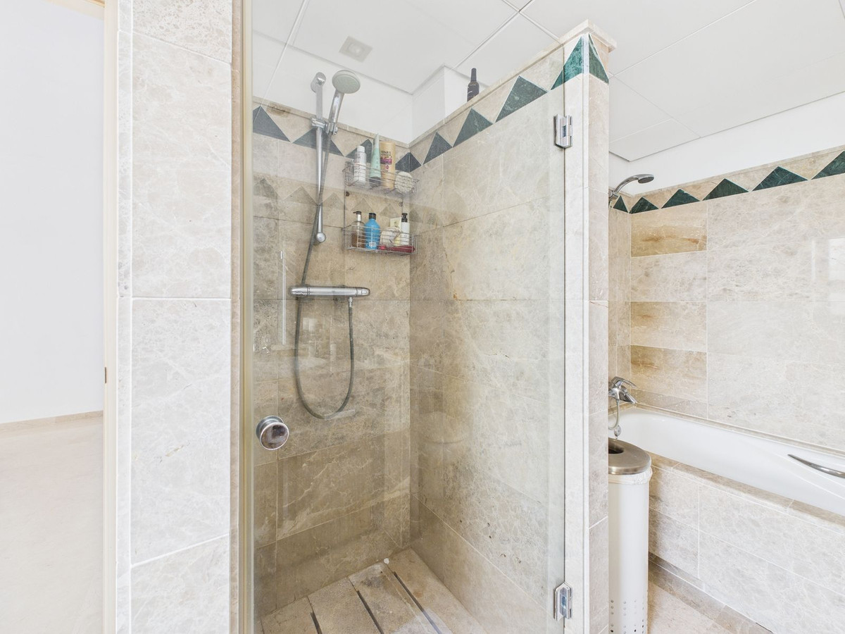 Se vende Ático de 3 dormitorios en Costa Del Sol, Cadiz, España