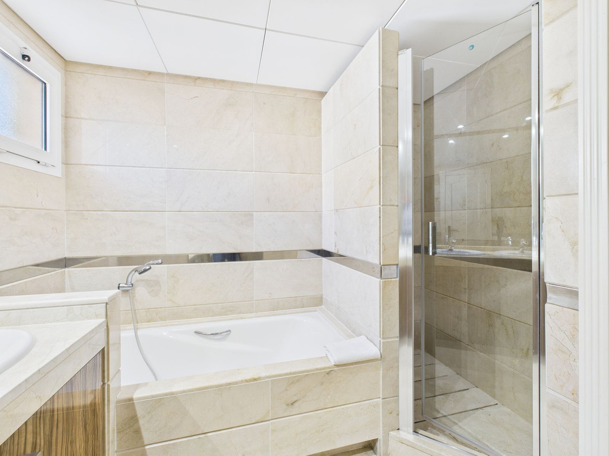 Se vende Ático de 3 dormitorios en Costa Del Sol, Cadiz, España