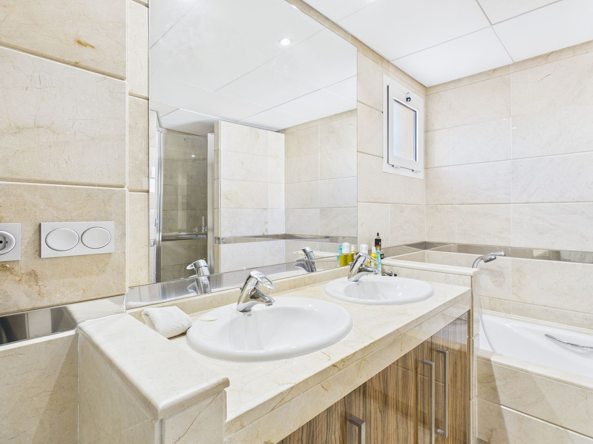 Se vende Ático de 3 dormitorios en Costa Del Sol, Cadiz, España