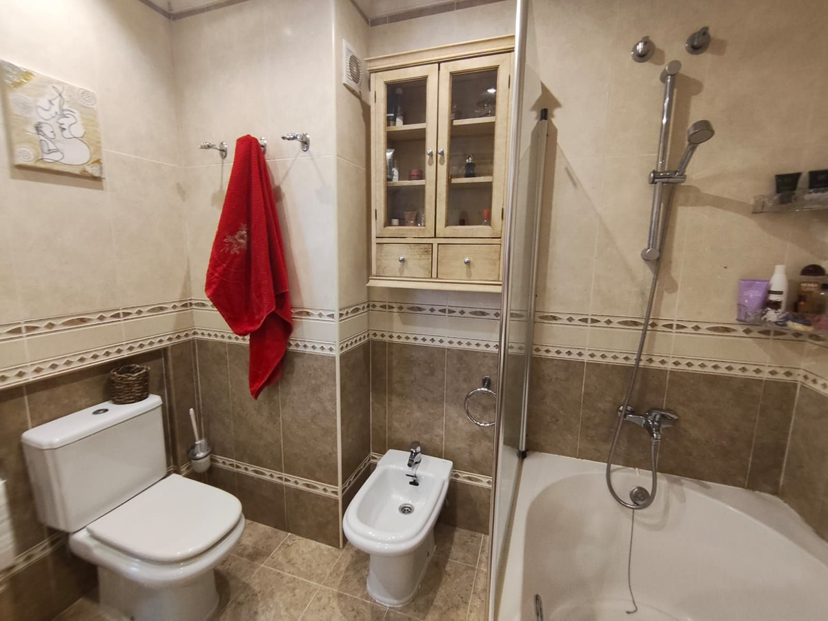 3 Bed Apartment for sale in Estepona Costa Del Sol, Málaga, Spain