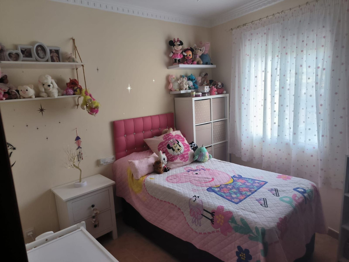 3 Bed Apartment for sale in Estepona Costa Del Sol, Málaga, Spain