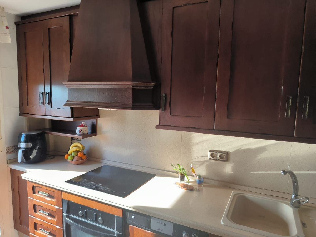 3 Bed Apartment for sale in Estepona Costa Del Sol, Málaga, Spain