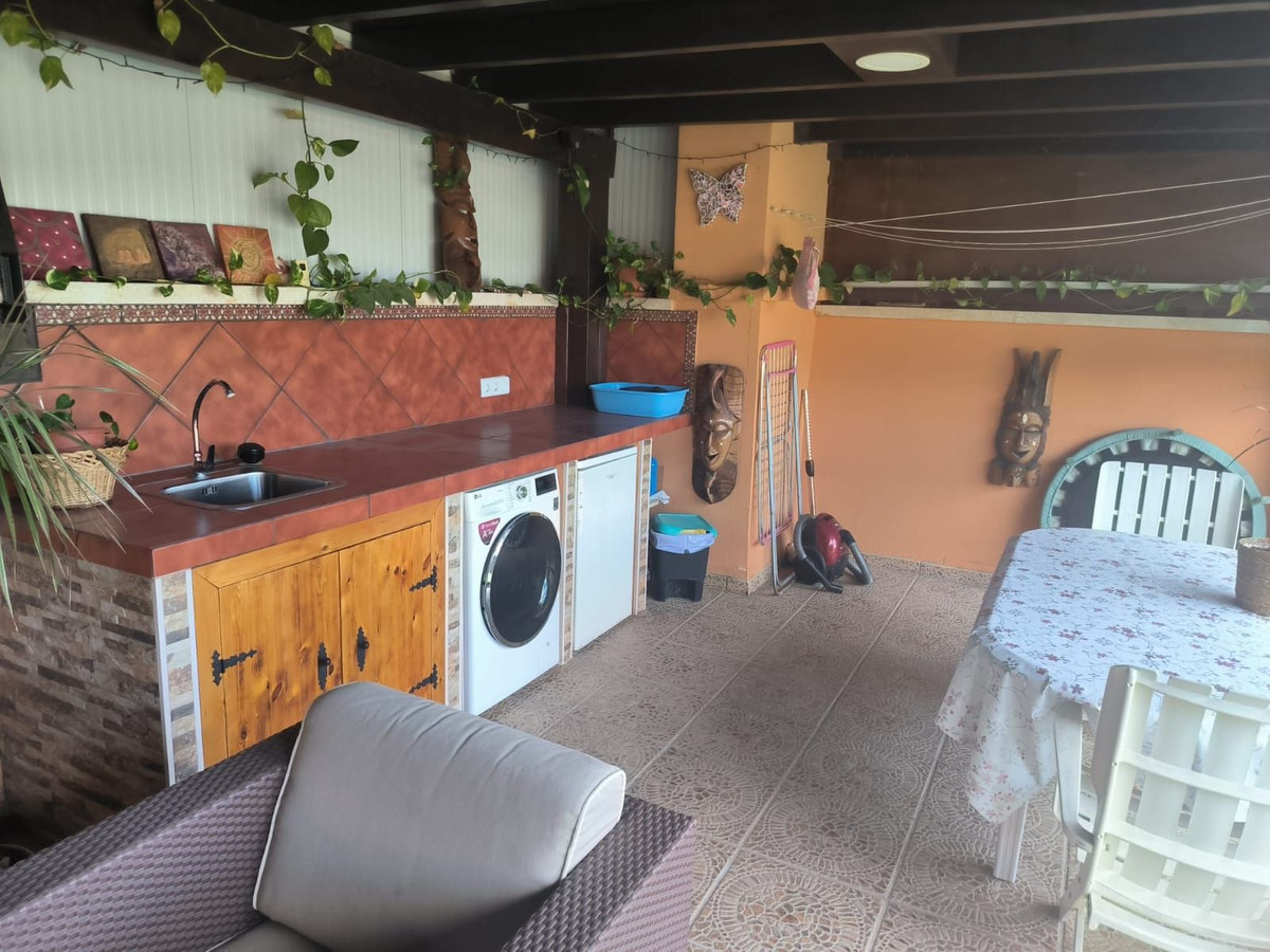 3 Bed Apartment for sale in Estepona Costa Del Sol, Málaga, Spain
