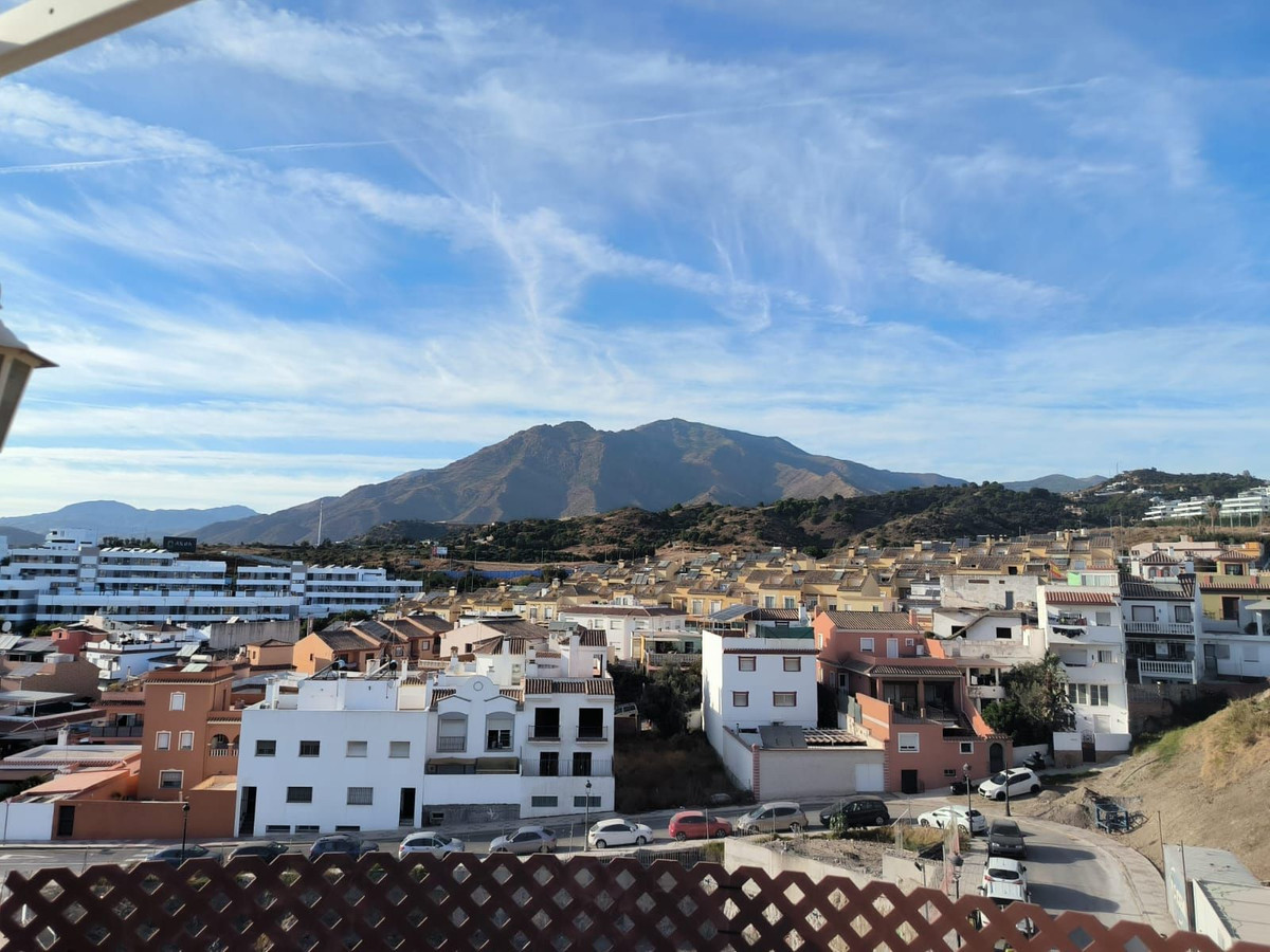 3 Bed Apartment for sale in Estepona Costa Del Sol, Málaga, Spain