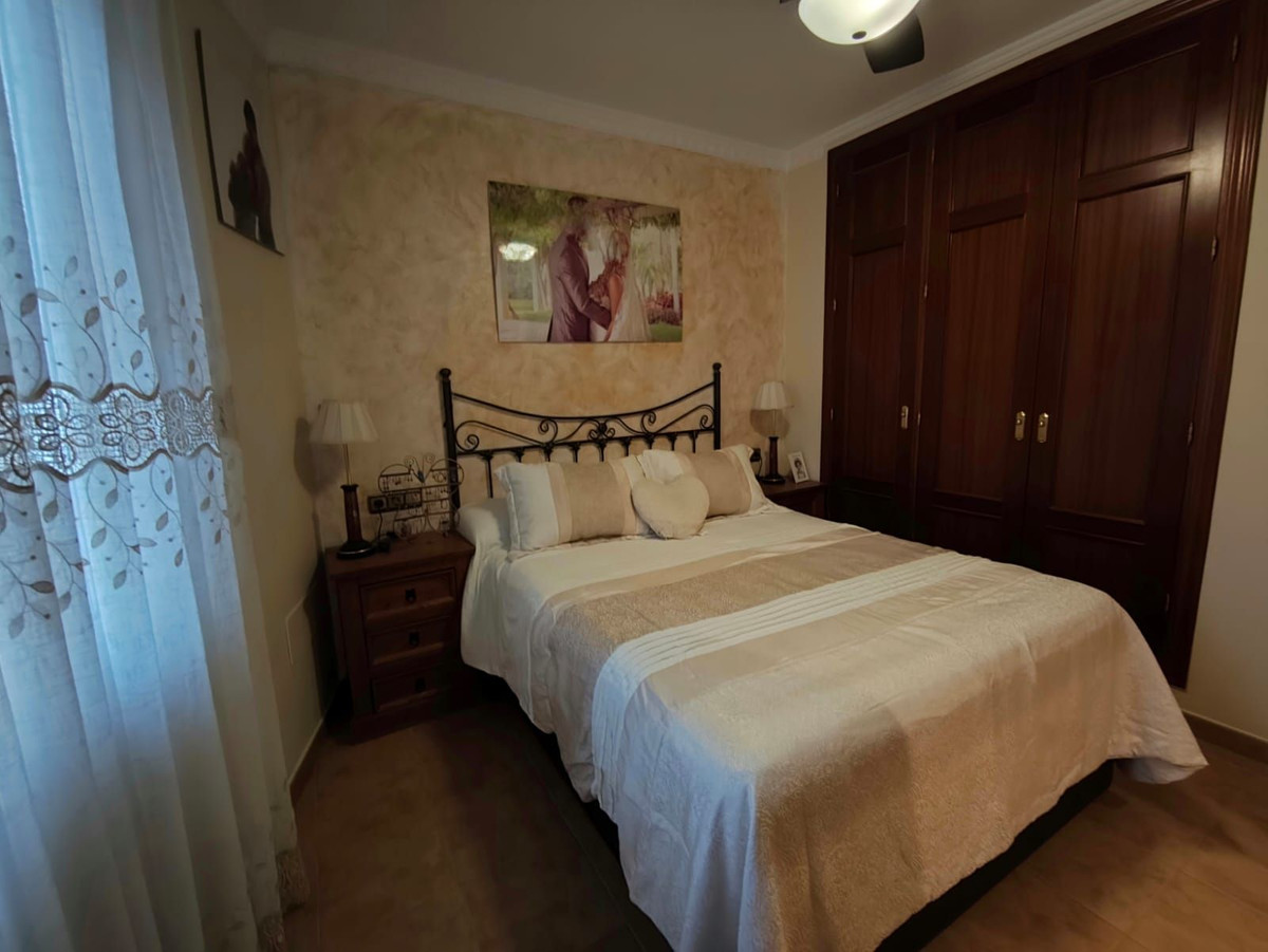 3 Bed Apartment for sale in Estepona Costa Del Sol, Málaga, Spain