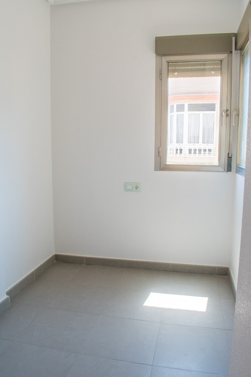 Se vende Apartamento Planta Media de 2 dormitorios en Costa Blanca, Alicante, España