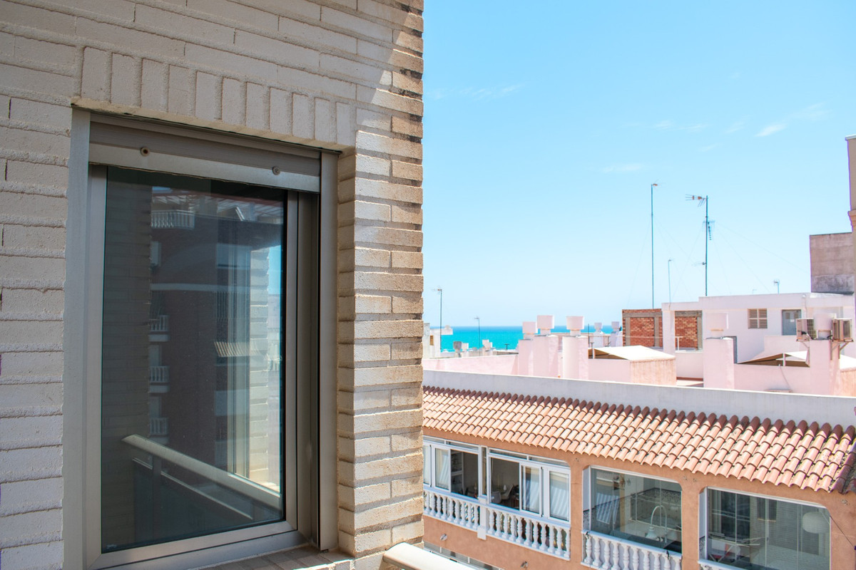 Se vende Apartamento Planta Media de 2 dormitorios en Costa Blanca, Alicante, España