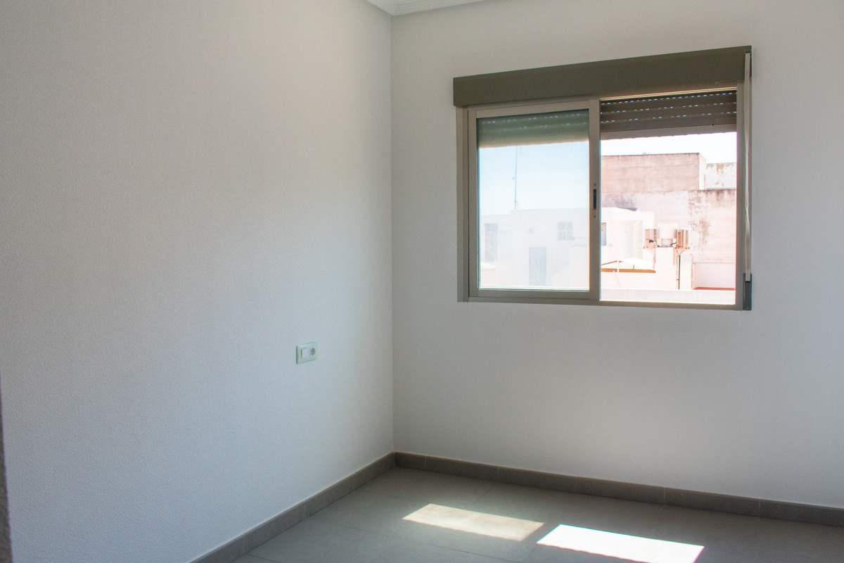 Se vende Apartamento Planta Media de 2 dormitorios en Costa Blanca, Alicante, España