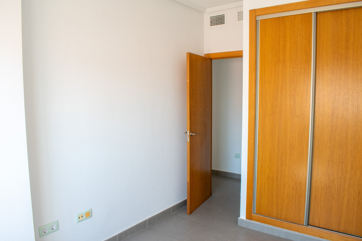 Se vende Apartamento Planta Media de 2 dormitorios en Costa Blanca, Alicante, España