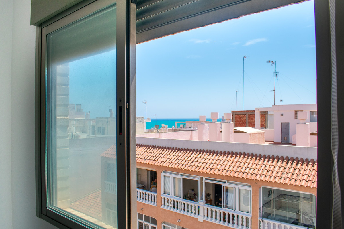 Se vende Apartamento Planta Media de 2 dormitorios en Costa Blanca, Alicante, España