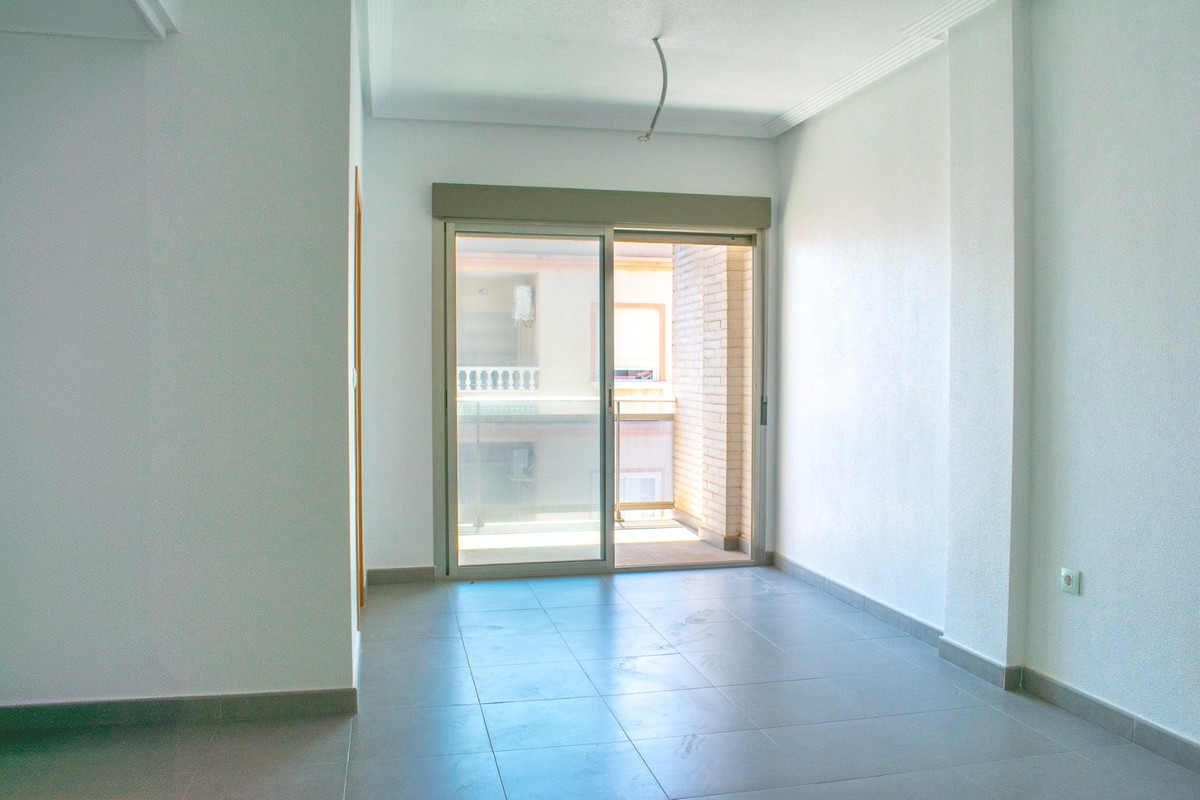Se vende Apartamento Planta Media de 2 dormitorios en Costa Blanca, Alicante, España