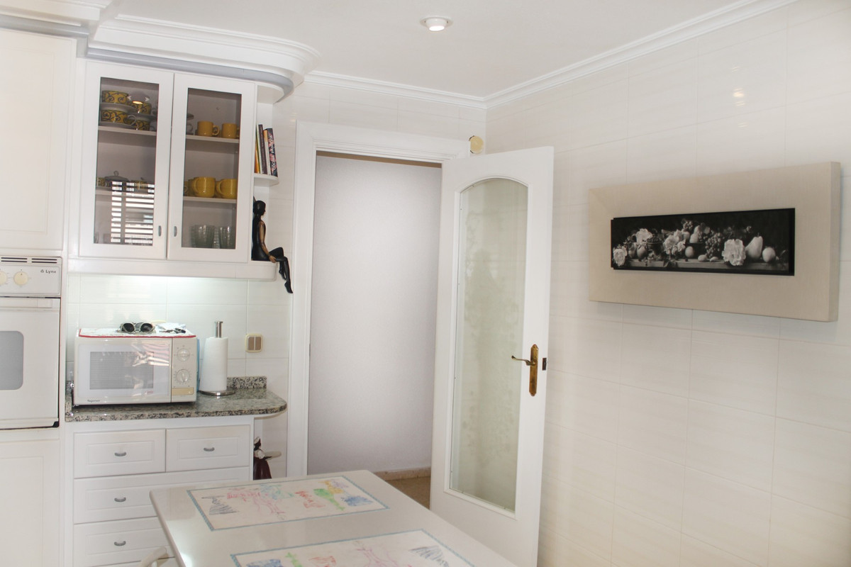 4 Bed Apartment for sale in Santa Pola Costa Blanca, Alicante, Spain