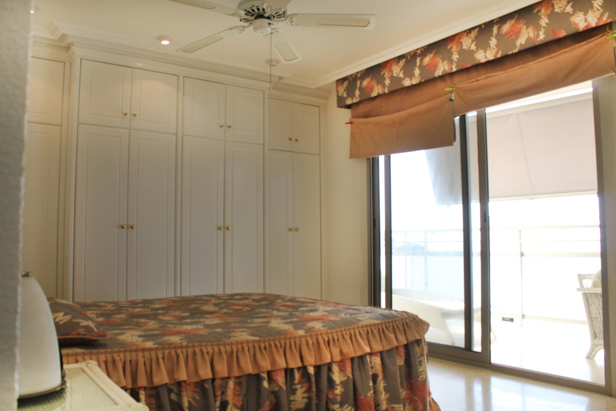 4 Bed Apartment for sale in Santa Pola Costa Blanca, Alicante, Spain