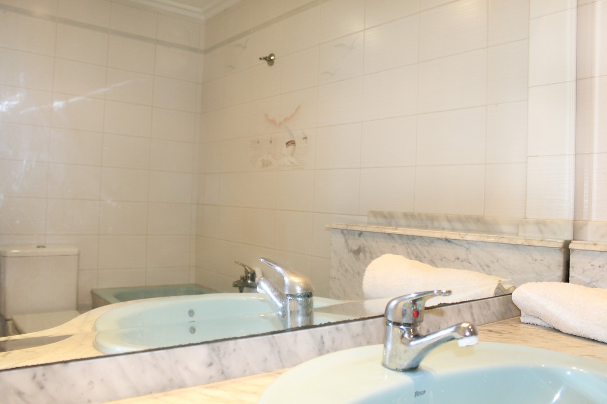 4 Bed Apartment for sale in Santa Pola Costa Blanca, Alicante, Spain