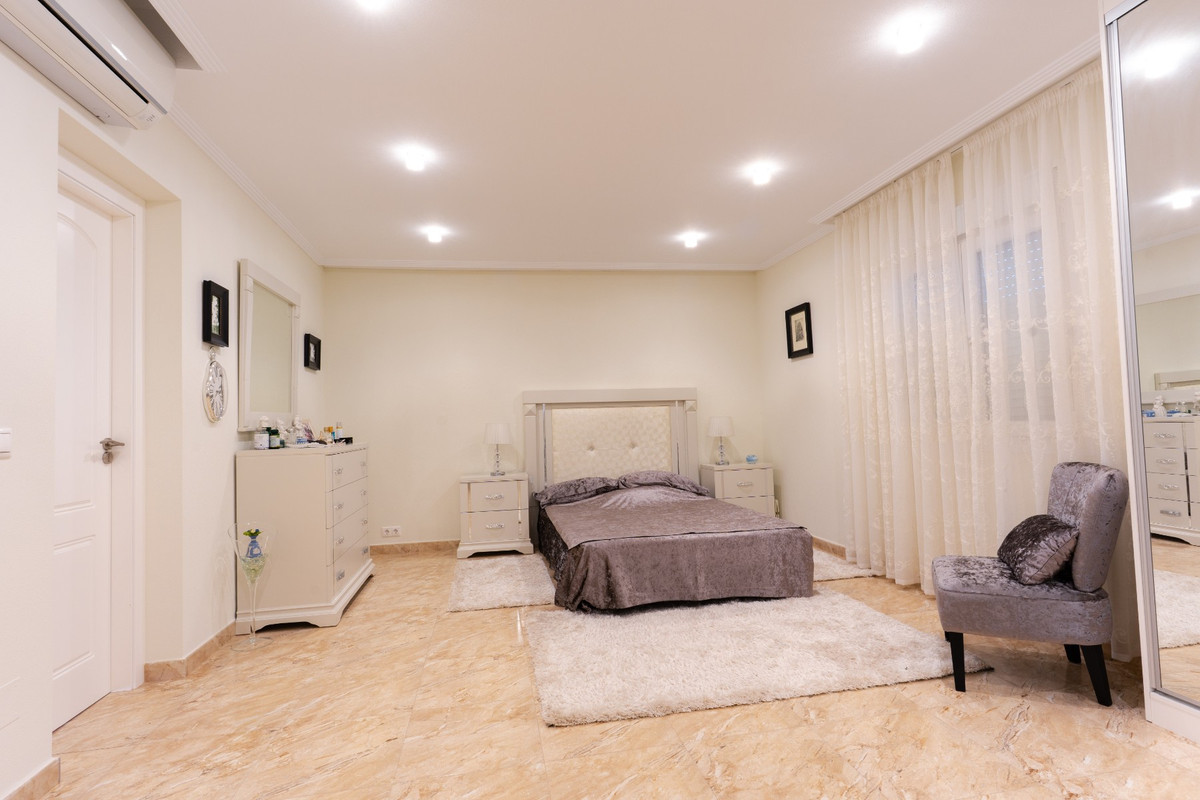 7 Bed Townhouse for sale in Los Balcones Costa Blanca, Alicante, Spain