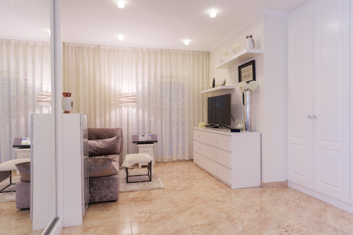 7 Bed Townhouse for sale in Los Balcones Costa Blanca, Alicante, Spain