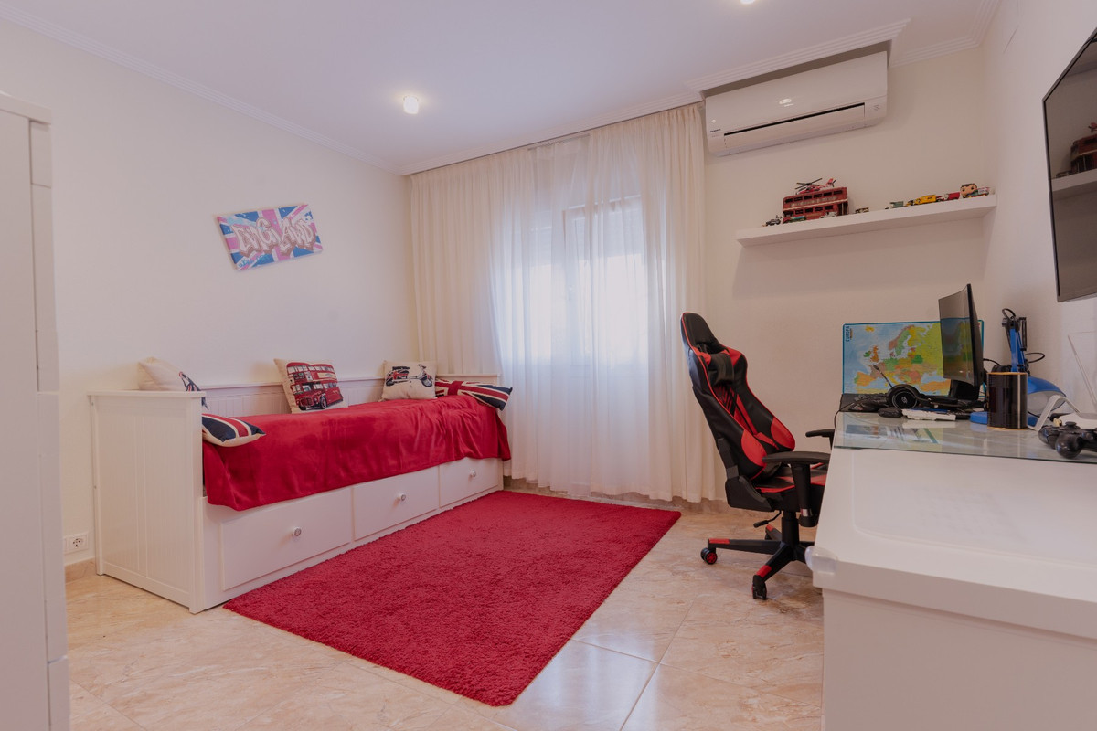 7 Bed Townhouse for sale in Los Balcones Costa Blanca, Alicante, Spain