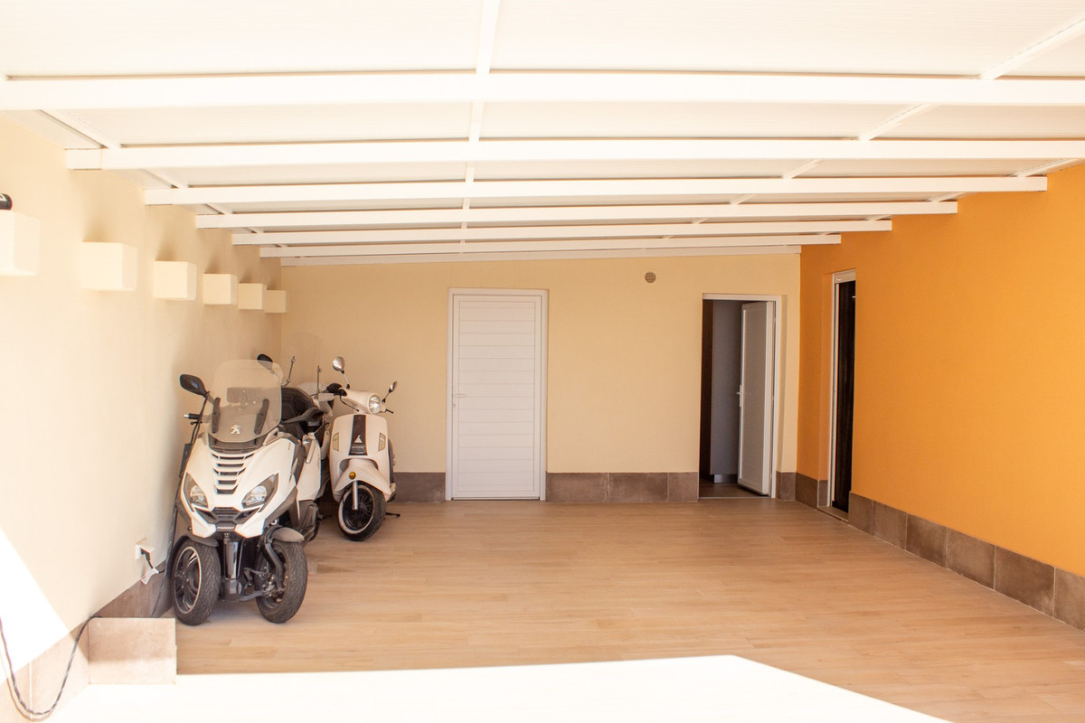 Se vende Villa - Chalet de 4 dormitorios en Costa Blanca, Alicante, España